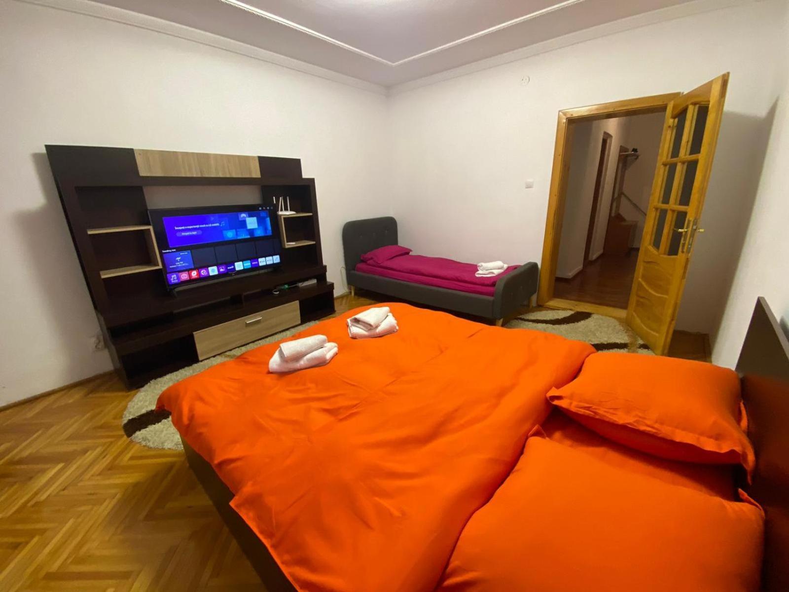 Linen Tree Apartment Băile Herculane エクステリア 写真