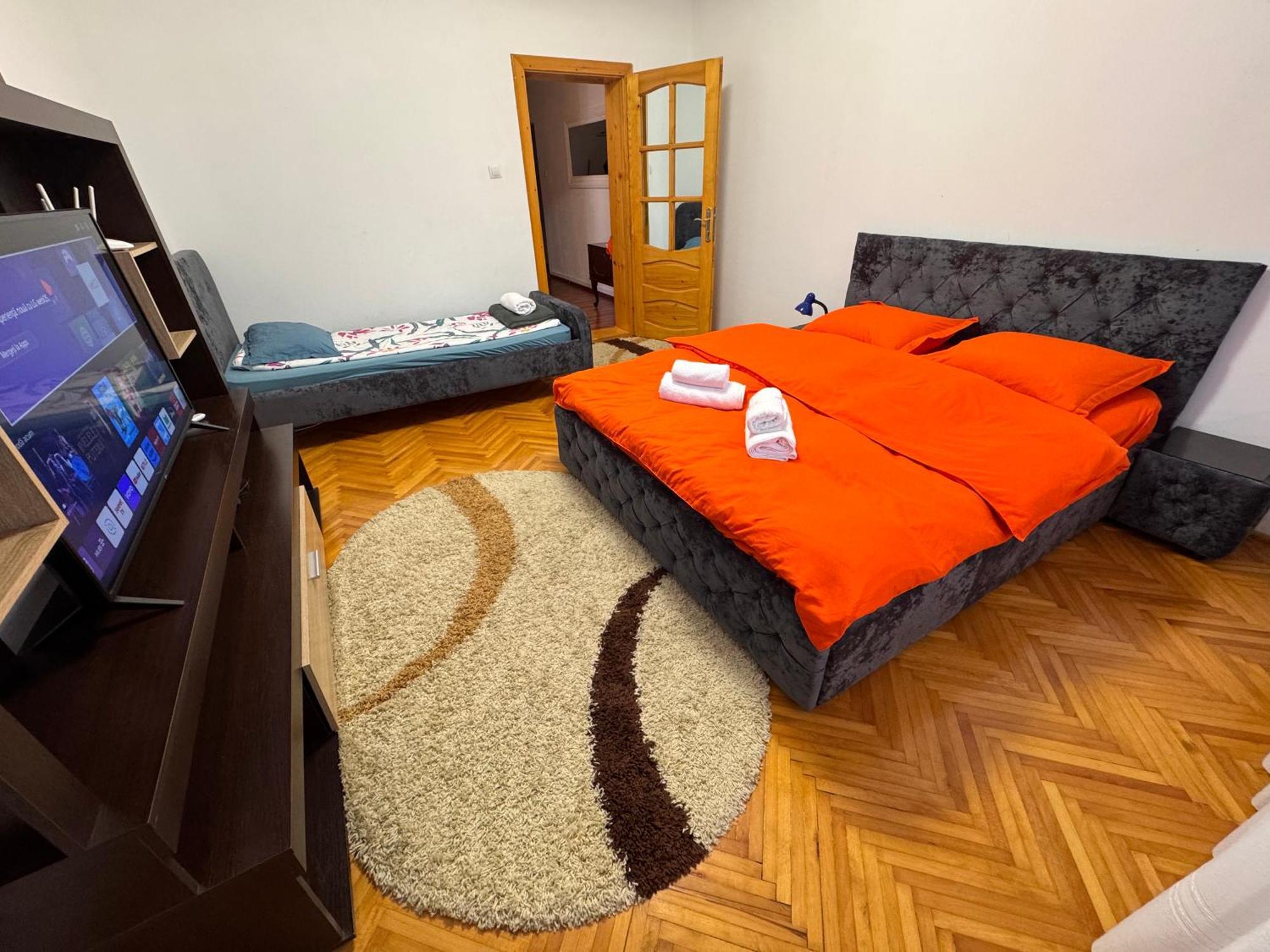 Linen Tree Apartment Băile Herculane エクステリア 写真